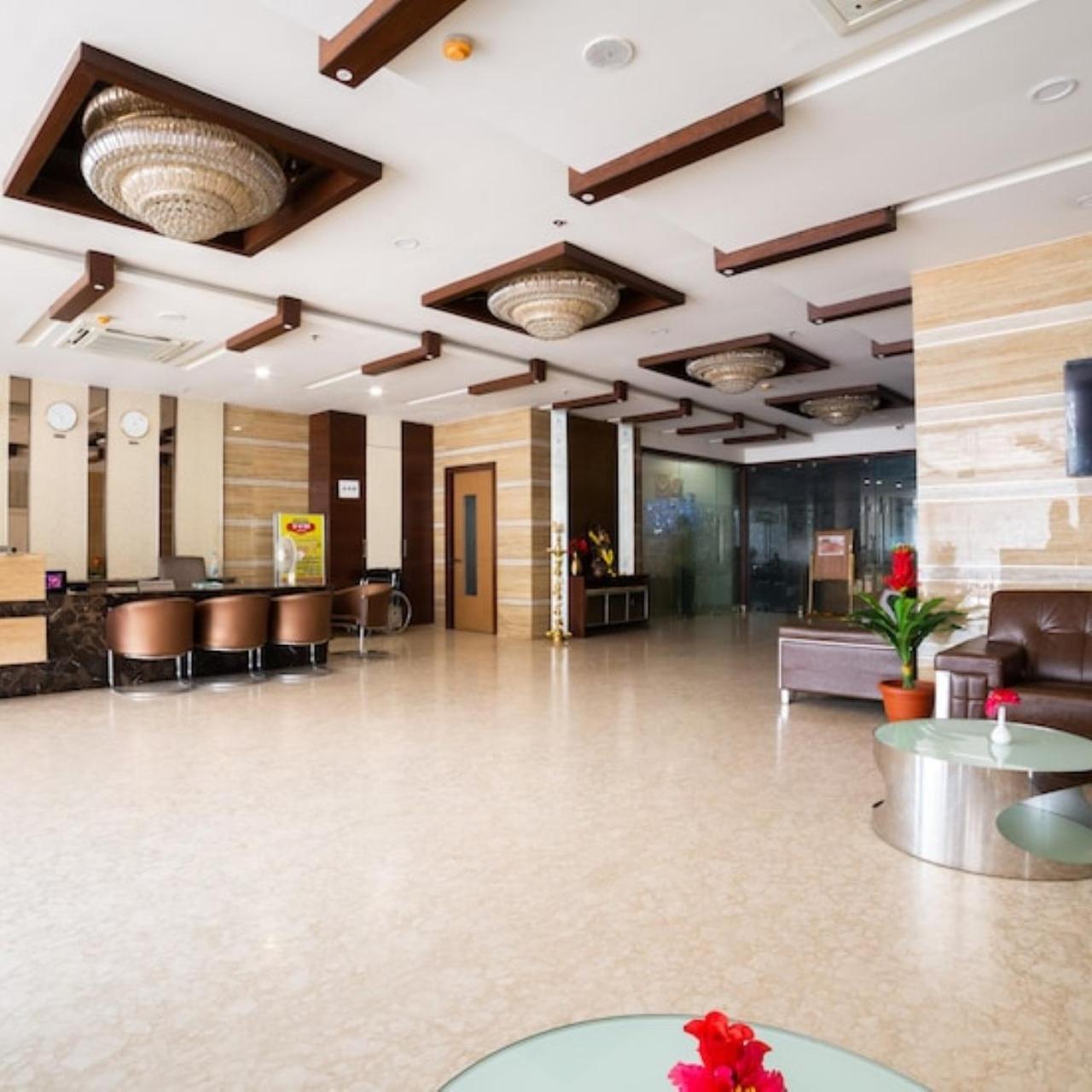 Hotel Svm Grand Medipally Гайдарабад Екстер'єр фото