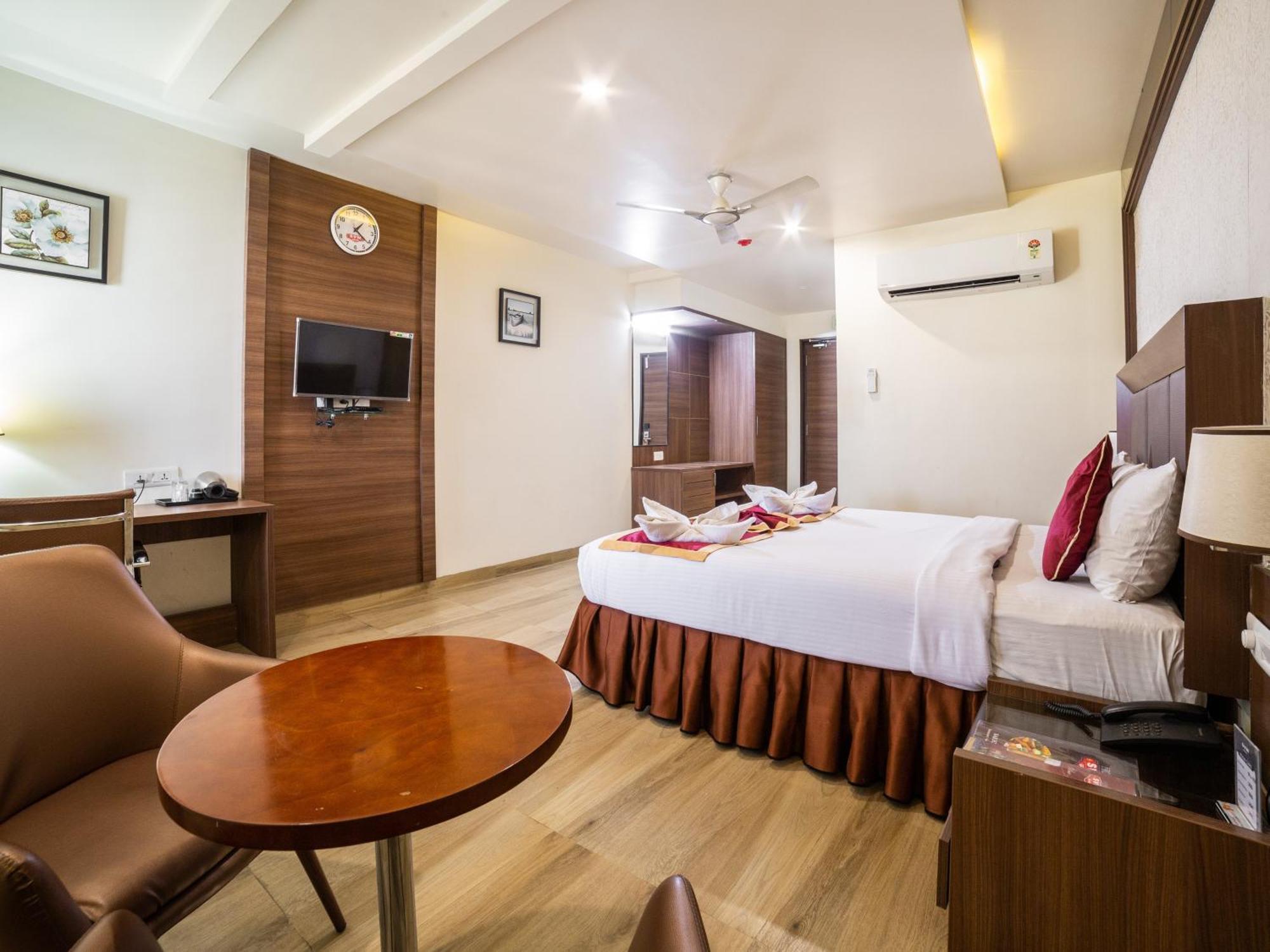 Hotel Svm Grand Medipally Гайдарабад Екстер'єр фото
